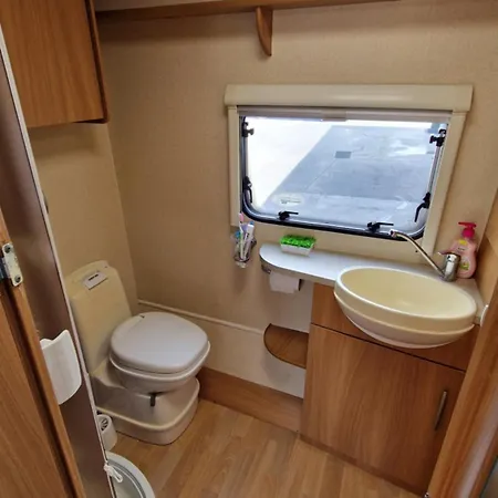 Къмпинг Niko's Caravan *