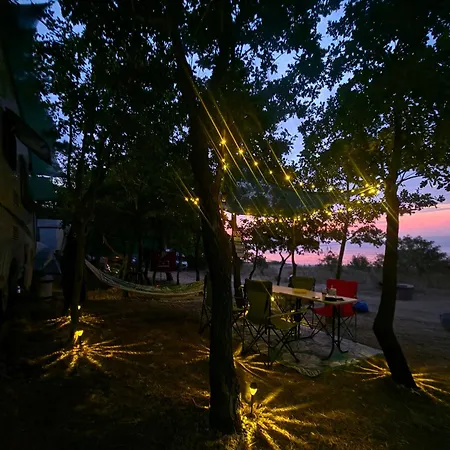Niko's Caravan Къмпинг Черноморец
