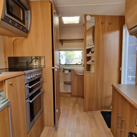 Къмпинг Niko's Caravan Черноморец